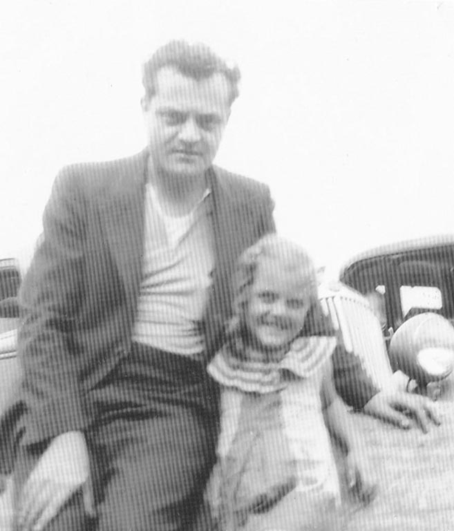 100 006 Mom & Her Dad 1936