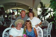 300 030 Mom, Dad, Laurie, Chris in Cancun
