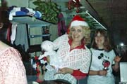 600 005 Mom with Laurie in store at Christmas