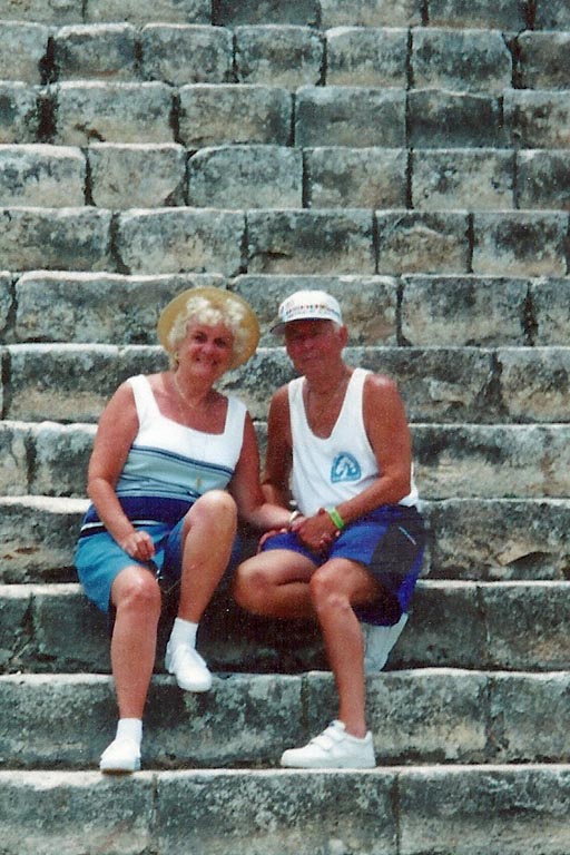 200 015 Mom & Dad at Chichen Itza