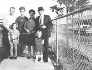 700 001 11 Mom, Dad,Mom's parents, Randy, Laurie